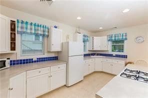 Building Photo - 5075 Old Post Rd