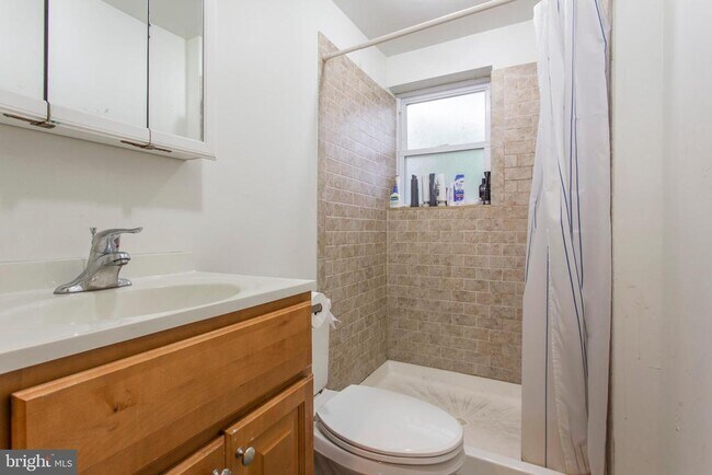 Building Photo - 3942 Delancey St
