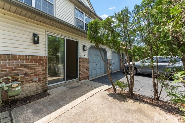 Building Photo - 36 Sassafras Ct