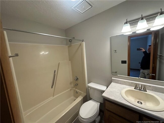 Building Photo - 1202 Huntsman Ct