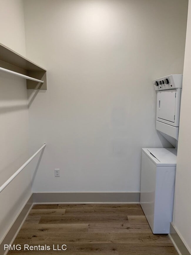 Building Photo - 1 br, 1 bath House - 79 South College Street