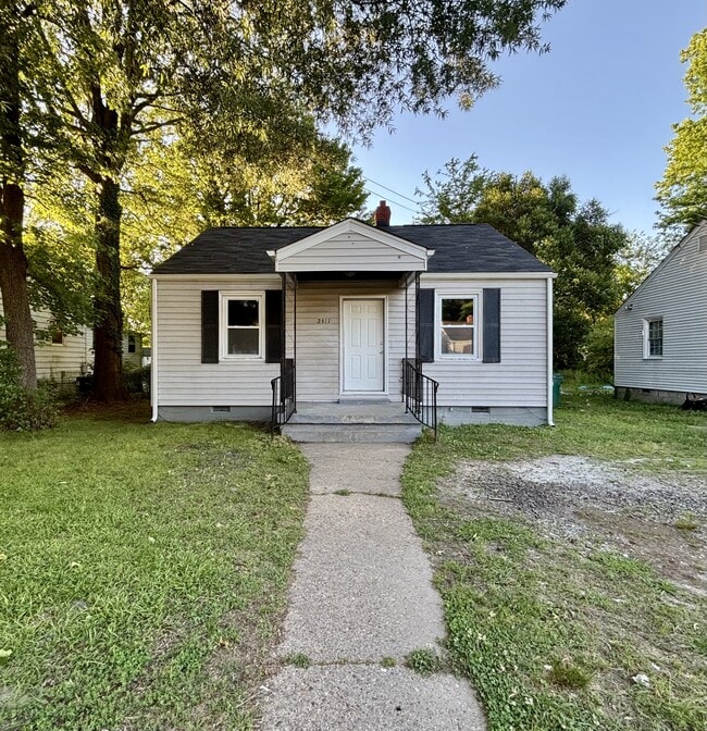 Building Photo - 2311 Richmond Ave