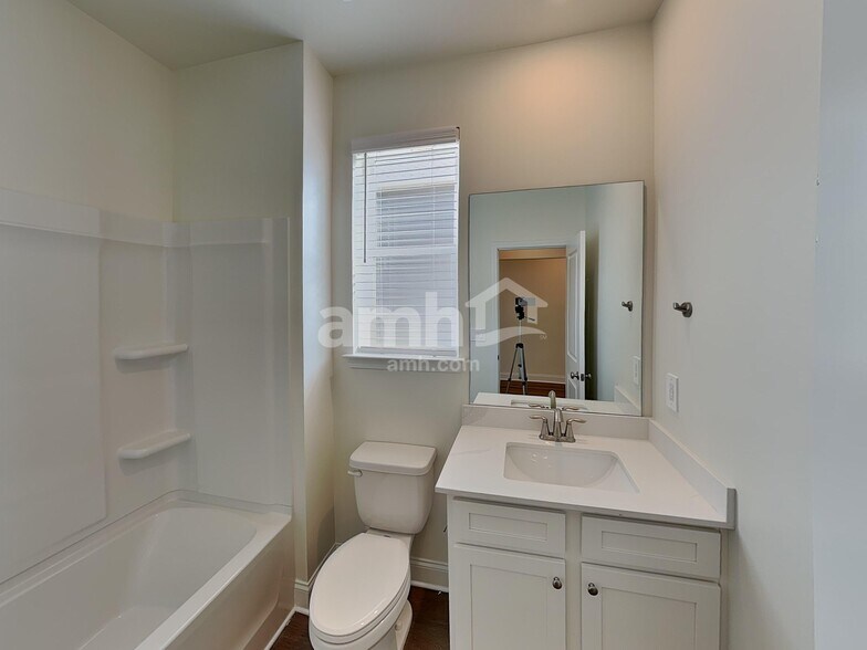 Building Photo - 3622 Creek View Cir