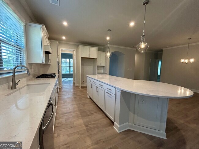 Building Photo - 450 Bandon Wy