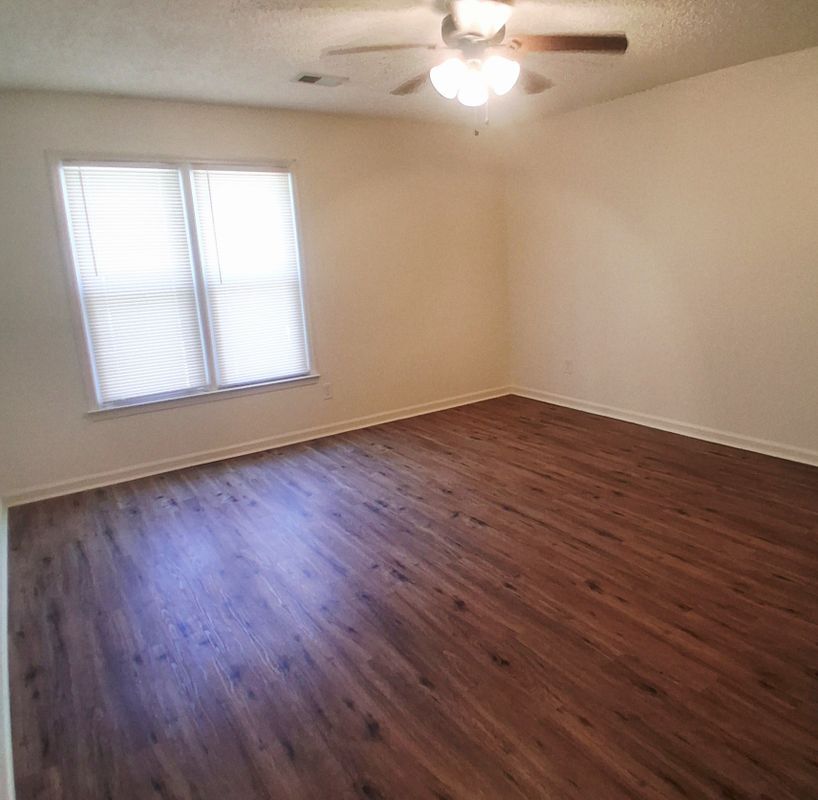 Building Photo - 4067 Coopers Hill Dr SE