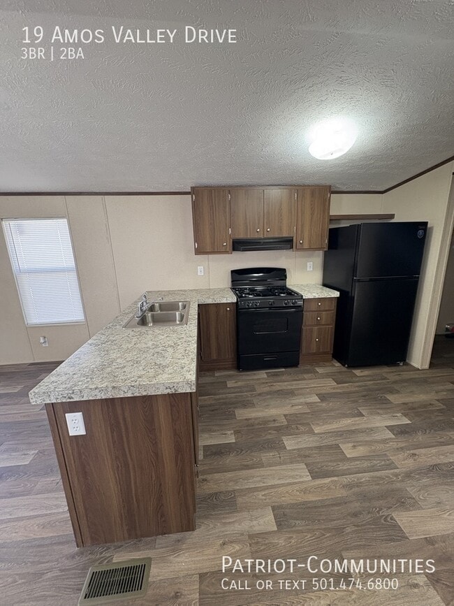 Building Photo - 19 Amos Valley Dr