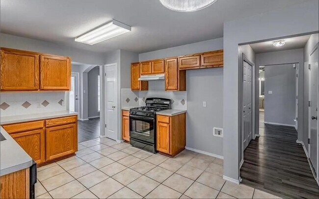 Building Photo - 702 Thrush Dr