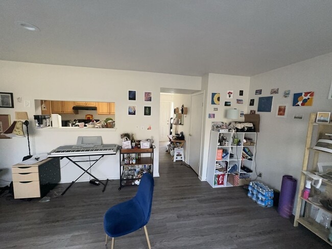 Building Photo - 3 bedroom / 1.5 bathroom. The Midlands