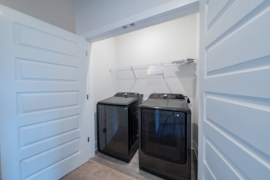 Building Photo - 2707 Acadia Dr