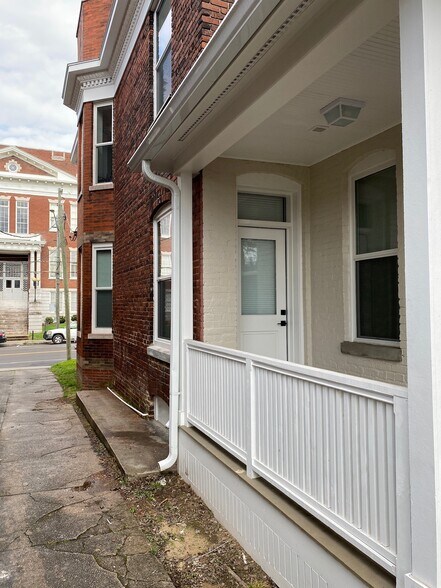 Building Photo - 509 N Central St