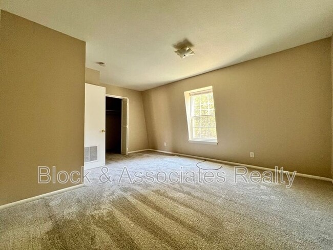 Building Photo - 3816 Country Club Rd