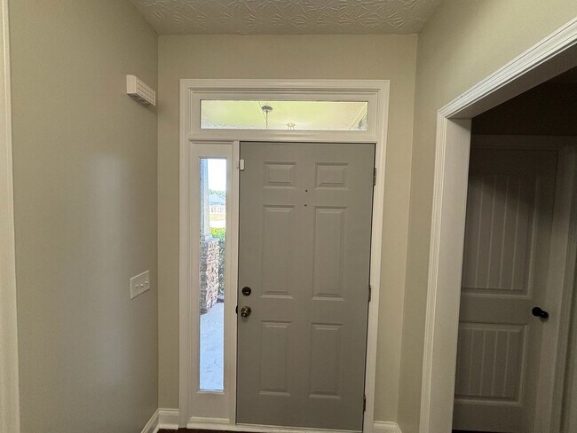 Building Photo - This Cute Home Is Everything You've Been Looking For! In A Quiet Subdivision With No Hoa