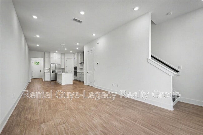 Building Photo - 5423 Bramhall Rd