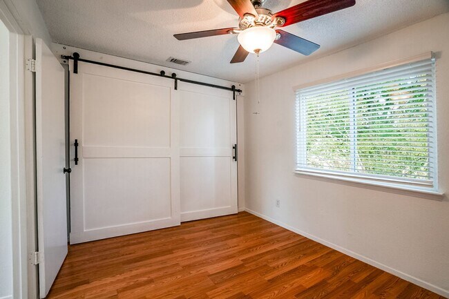 Building Photo - 16827 Whitebrush Loop