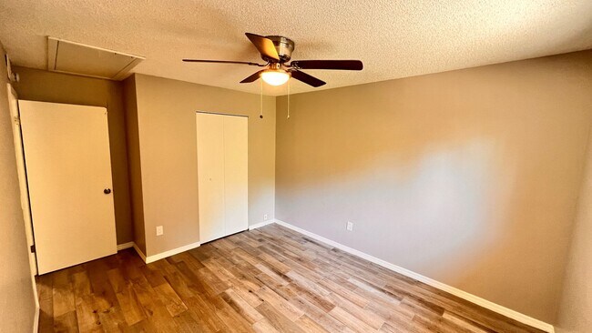Building Photo - NEWLY RENOVATED 3 Bedroom/2 Bath Unit! Was...