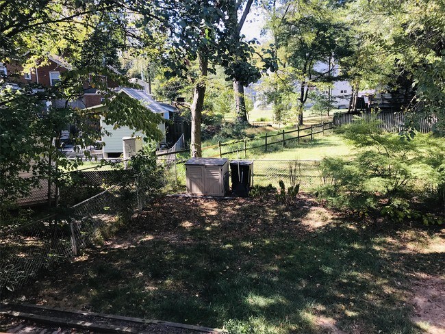 Building Photo - 2604 N Winchester St