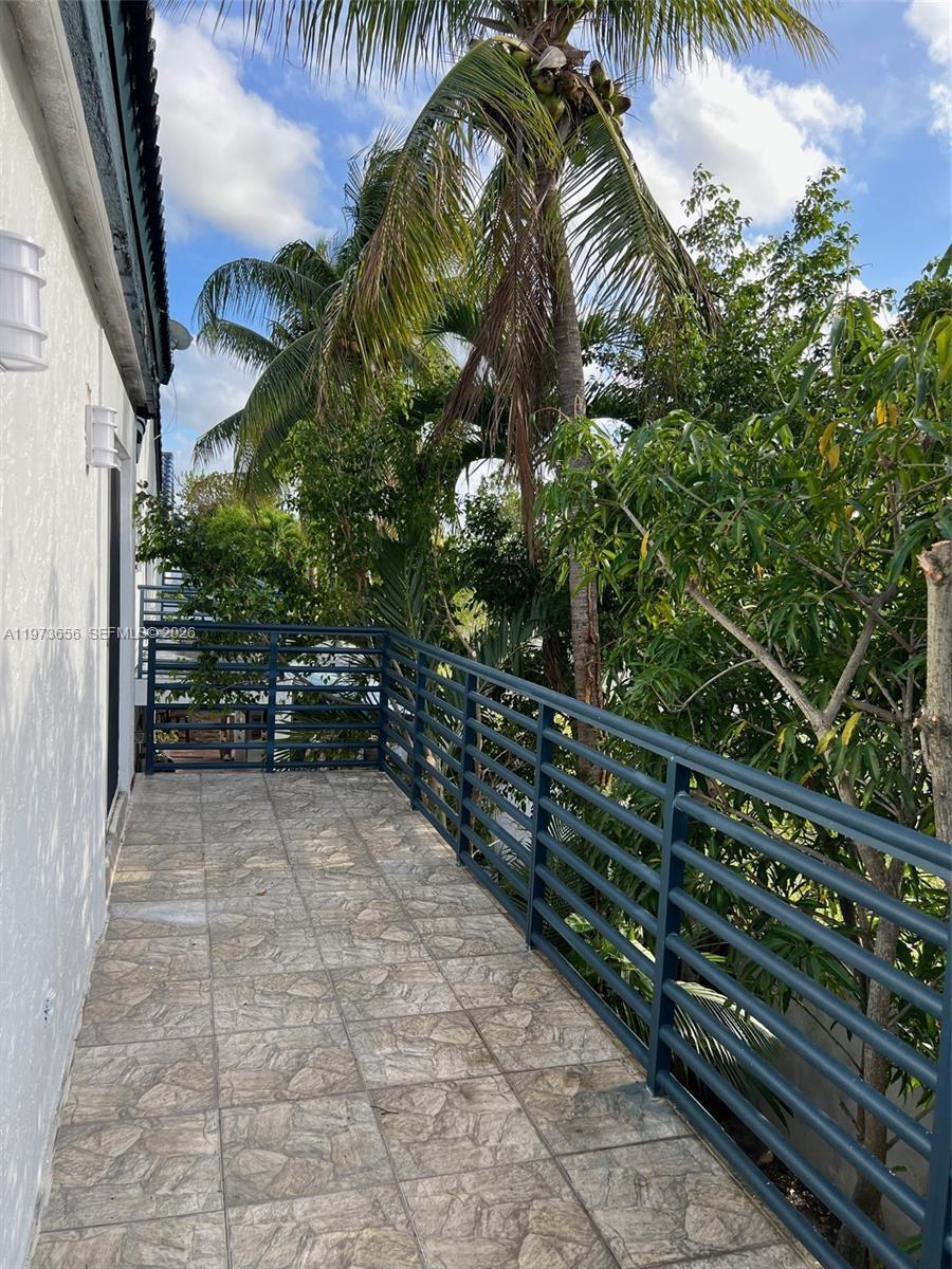 Building Photo - 202 NE 211th Ter