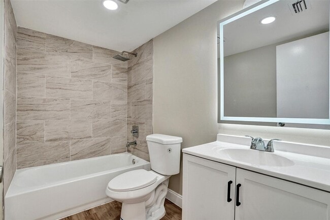 Building Photo - 4872 NW 95th Ave