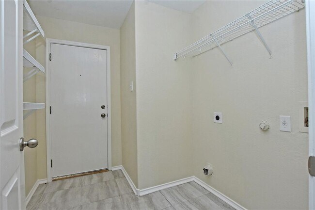 Building Photo - 401 Bandara Woods Blvd