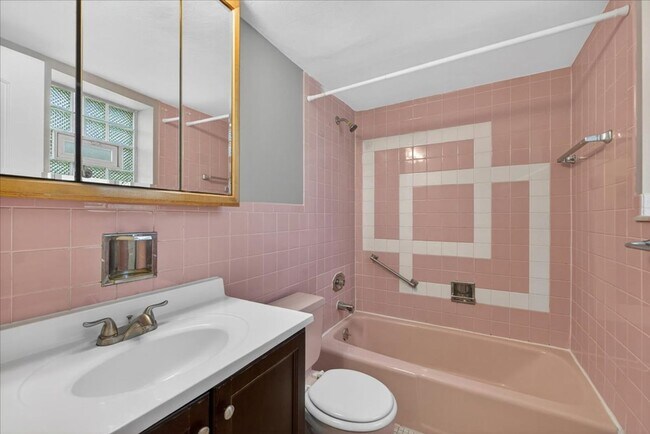 Building Photo - Apartment Food for the Soul