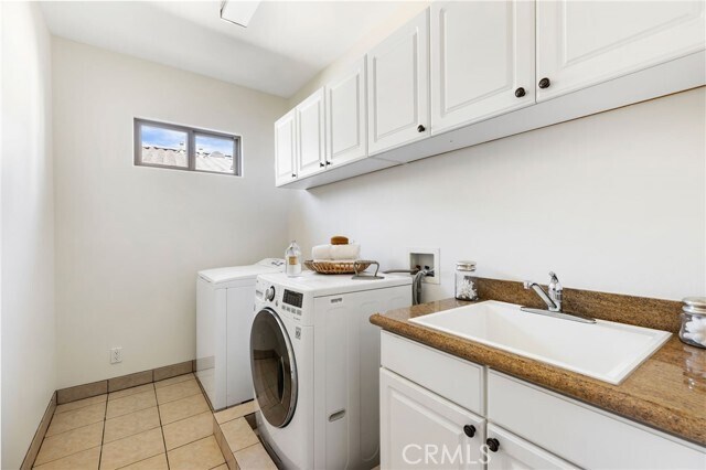 Building Photo - 16659 Addison St