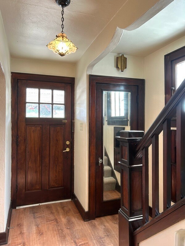 Building Photo - 114 Augusta St