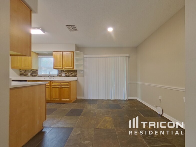 Building Photo - 405 Citadel Dr
