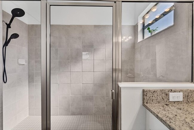 Building Photo - 15716 Barefoot Beach Dr