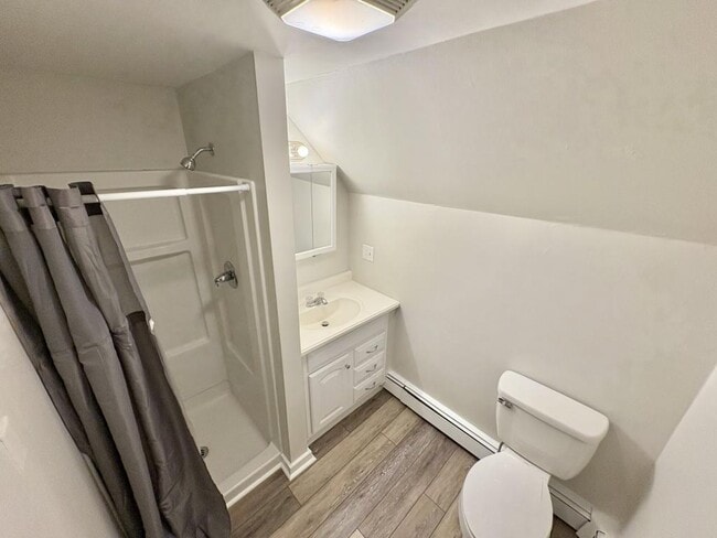 Building Photo - 58 School St