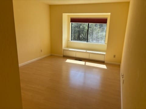 Building Photo - 504 Dogwood Dr