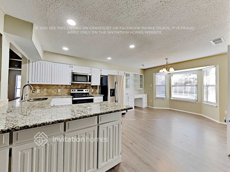 Building Photo - 3200 Whisper Wood Ct