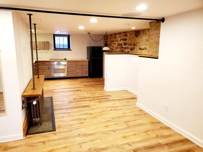 Building Photo - 719 Remington St