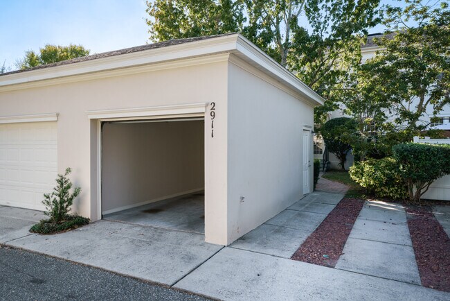 Building Photo - 2911 Upper Park Rd