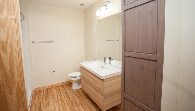 Building Photo - 80 W Water St