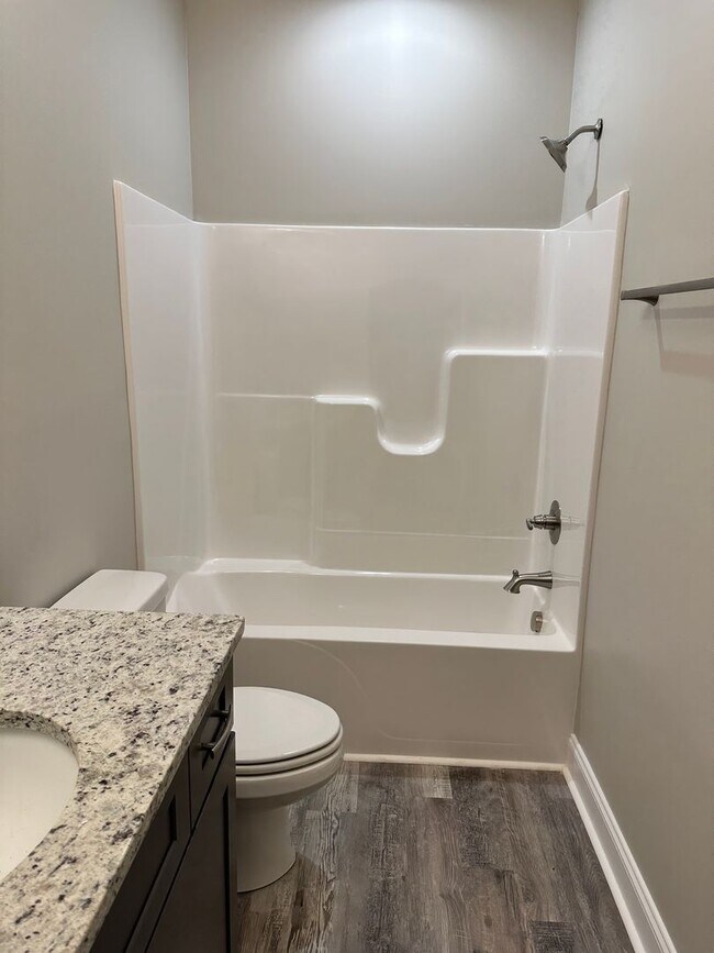 Building Photo - 2760 Cedrus Ave