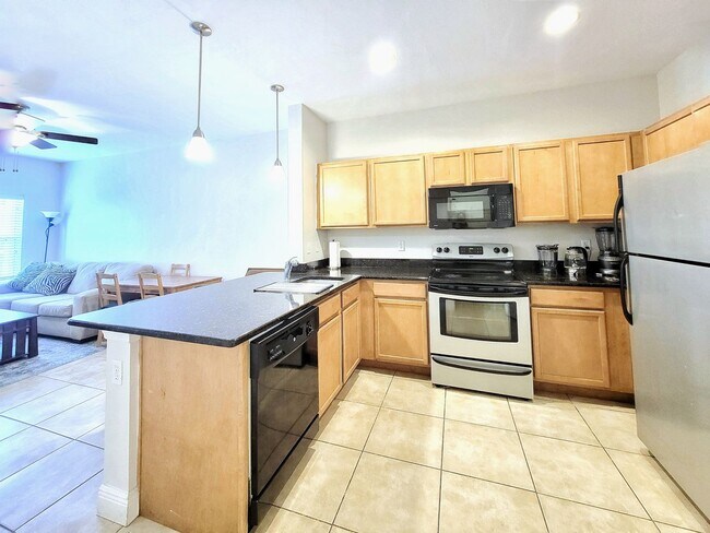 Building Photo - 2946 SW 35th Pl