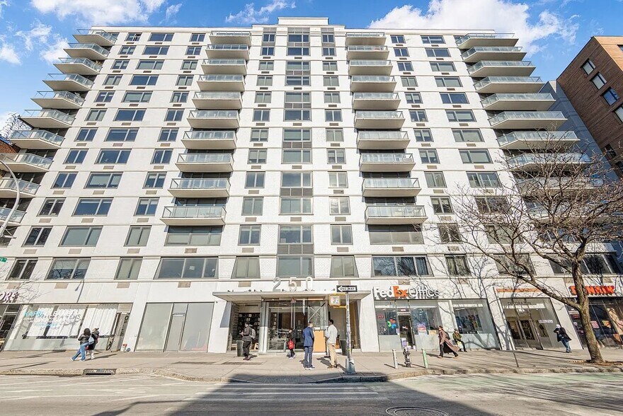 Building Photo - 250 E Houston St