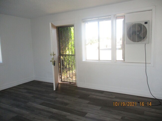 Building Photo - 540 North Ave