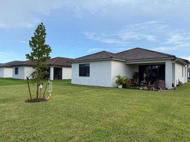 Building Photo - 5227 Nevola Ave