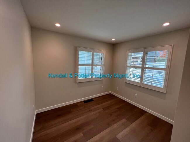 Building Photo - 360-370 10th Avenue