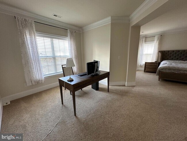Building Photo - 124 Odyssey Dr