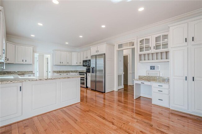 Building Photo - 34 Johnston Row NW