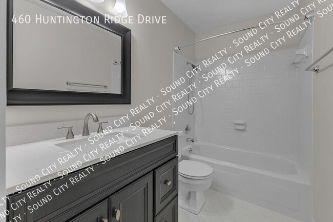 Building Photo - 460 Huntington Ridge Dr