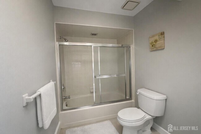 Building Photo - 1805 Deerfield Dr