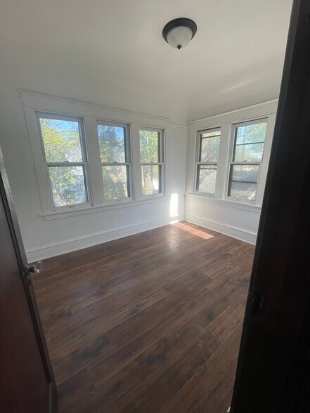 Building Photo - 2970 N 37th St