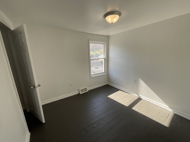 Building Photo - 430 Swatara St