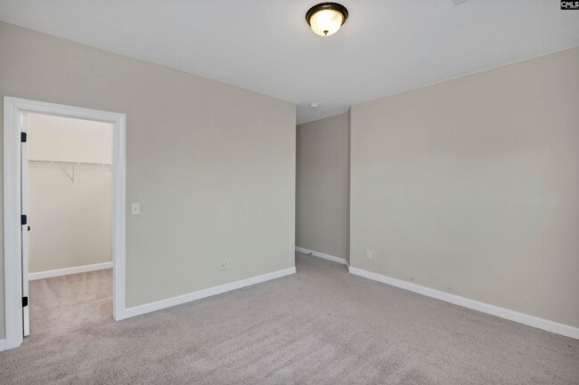 Building Photo - 5 Mapleline Ct