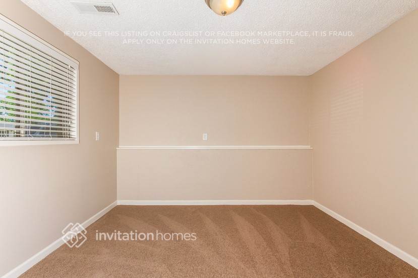 Building Photo - 15661 E Eldorado Dr
