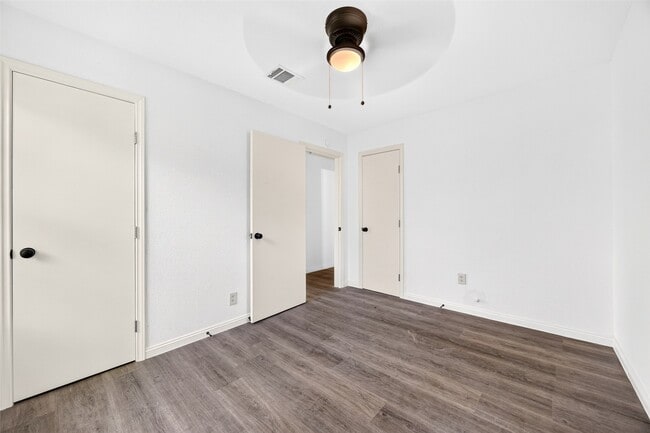 Building Photo - 9211 Clearway Dr