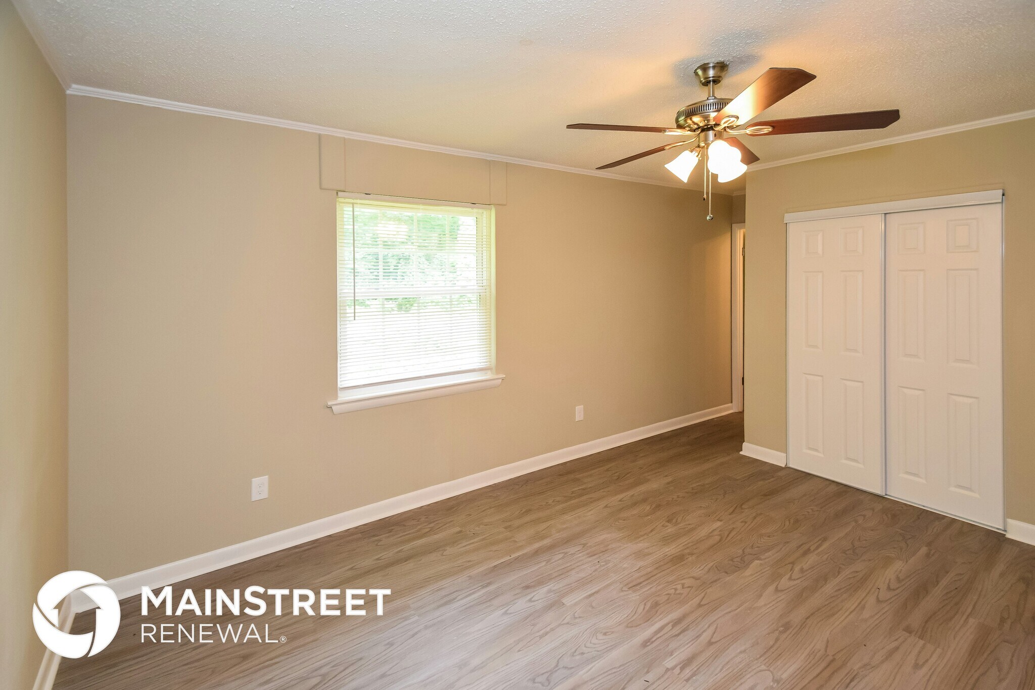 Building Photo - 5084 Oak Leaf Cir